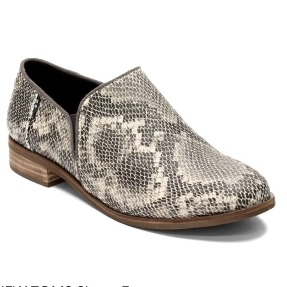 TOMS Shaye Gray Faux Snakeskin Print Slip On Low Profile Loafer Shoes